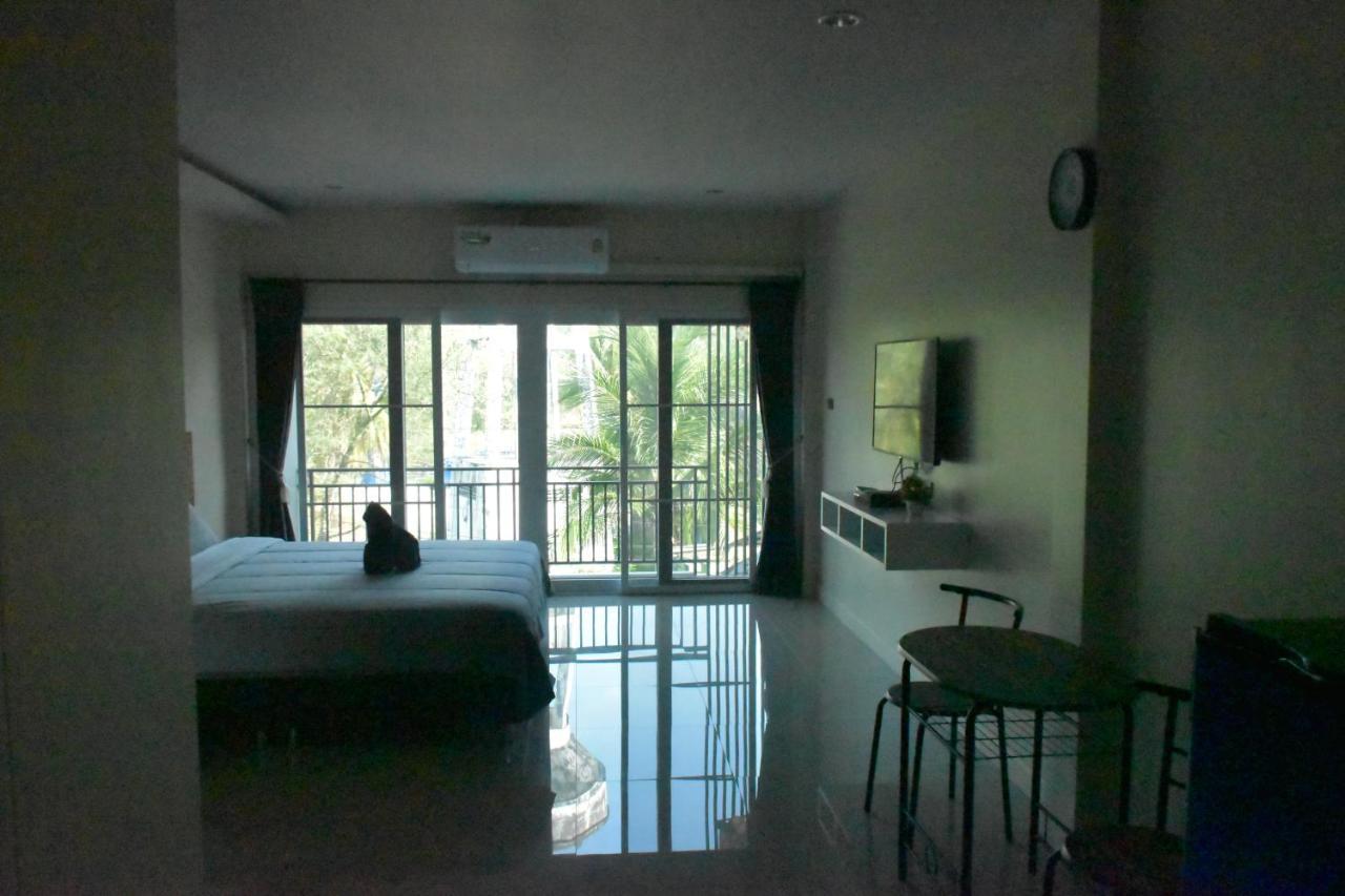 Triple J Hometel Bang Tao Beach  Exterior photo